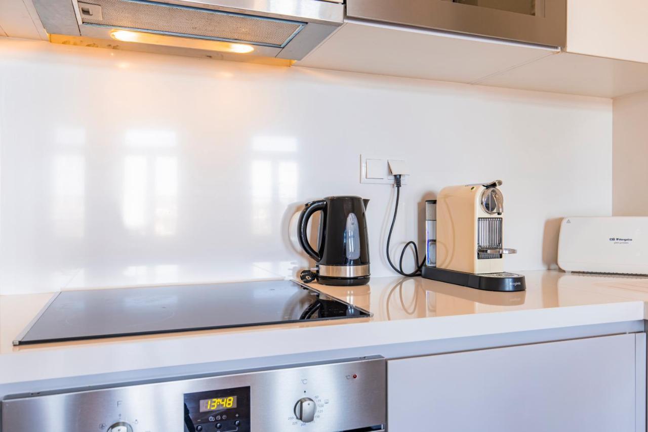 Castelo Design Aparment W/ Balcony & Super View By Lovelystay Lisbona Esterno foto