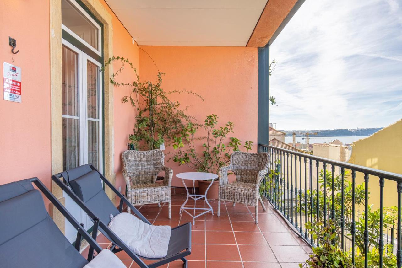 Castelo Design Aparment W/ Balcony & Super View By Lovelystay Lisbona Esterno foto
